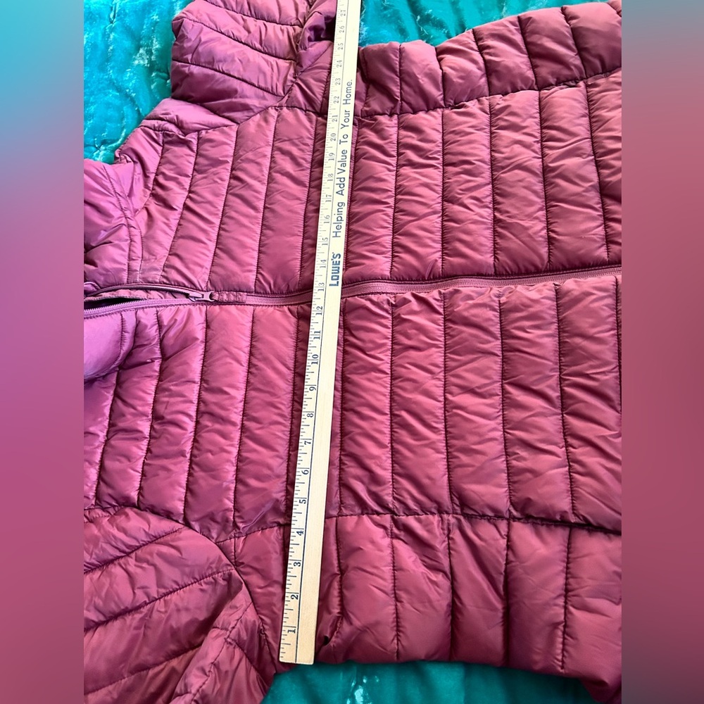 Old Navy Active Burgundy Hooded Puffer Jacket - Picture 6 of 7